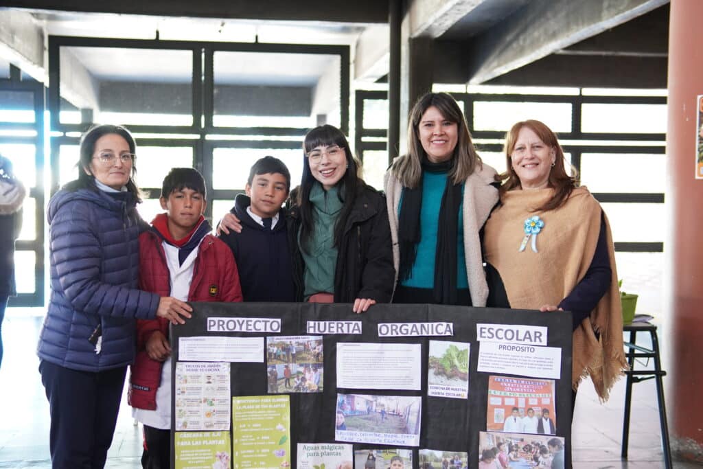 Fundación Vicente Lucci´s team with the winners from the Robustiano Manero Elementary School No. 4311 (Colonia Santa Rosa, Salta)